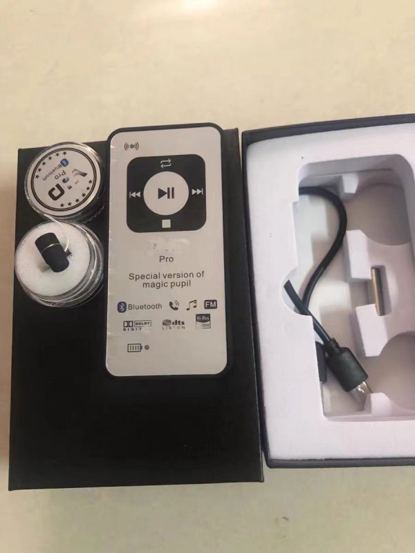 Poker Analyzer Invisible Headphones